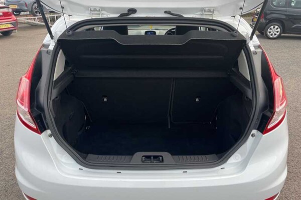 Used Ford Fiesta 2015 for sale - 76204310: Photo 25