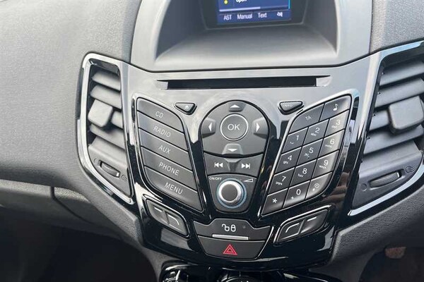 Used Ford Fiesta 2015 for sale - 76204310: Photo 40
