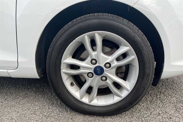 Used Ford Fiesta 2015 for sale - 76204310: Photo 9