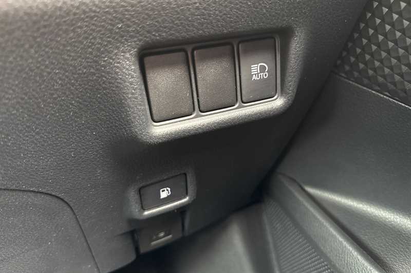 Used Toyota C-HR 2021 for sale - 78142945: Photo 38