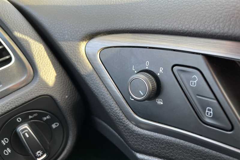 Used Volkswagen Golf 2019 for sale - 76791060: Photo 39