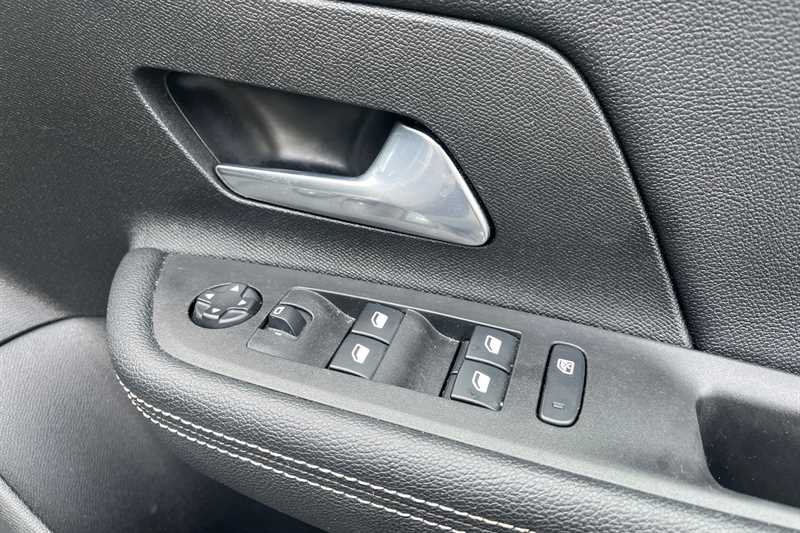 Used Vauxhall Mokka Electric 2024 for sale - 76668430: Photo 16