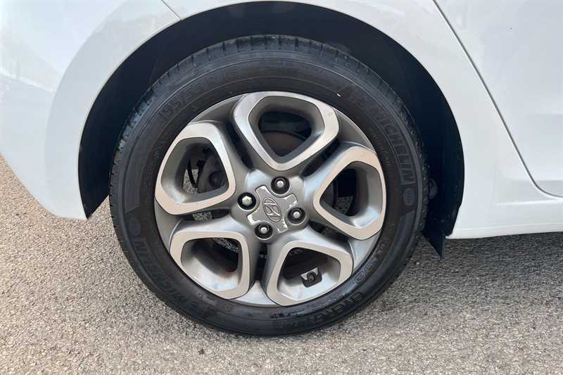Used Hyundai i20 2019 for sale - 76204437: Photo 10