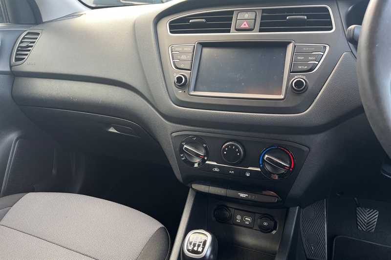 Used Hyundai i20 2019 for sale - 76204437: Photo 14