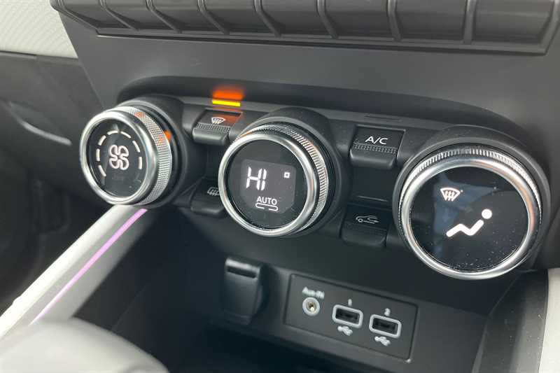 Used Renault Clio 2023 for sale - 76945153: Photo 15