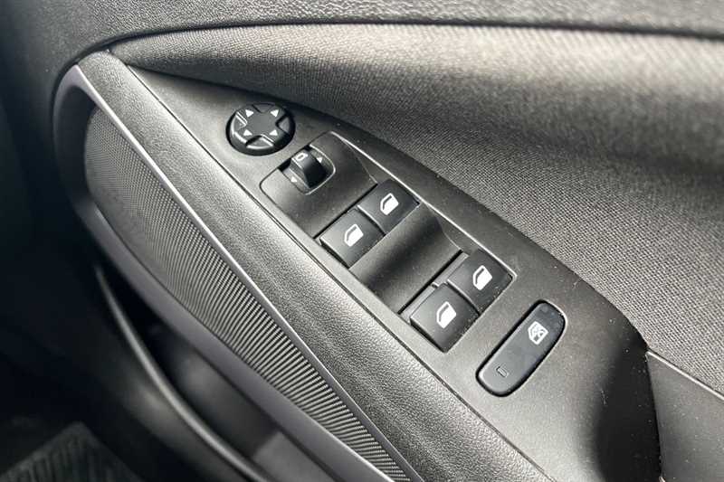 Used Vauxhall Crossland 2022 for sale - 76517373: Photo 16