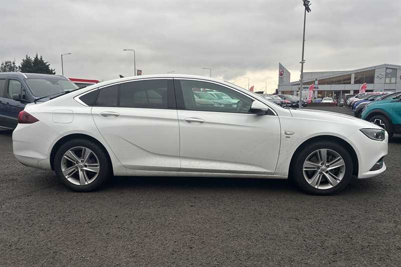 Used Vauxhall Insignia 2019 for sale - 77415665: Photo 2
