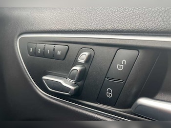 Used Mercedes-Benz GLA 2020 for sale - 76443455: Photo