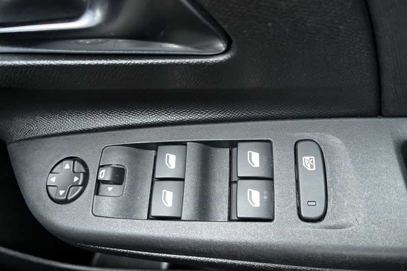 Used Vauxhall Corsa 2023 for sale - 76734203: Photo 16