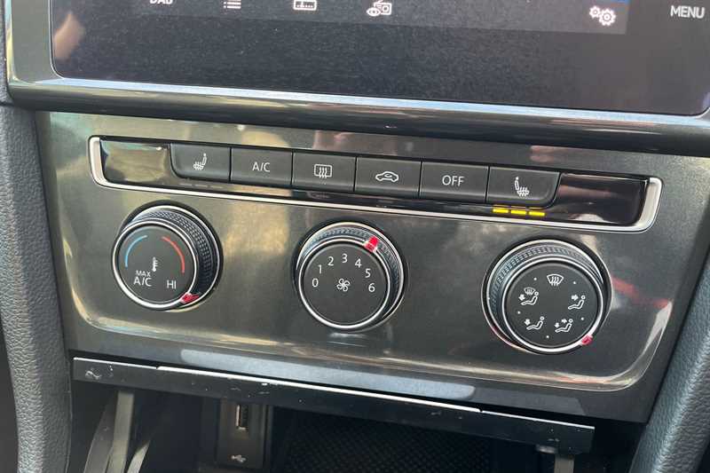 Used Volkswagen Golf 2019 for sale - 76956570: Photo 15