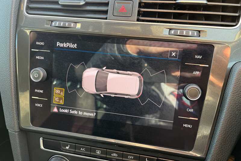 Used Volkswagen Golf 2019 for sale - 76956570: Photo 19