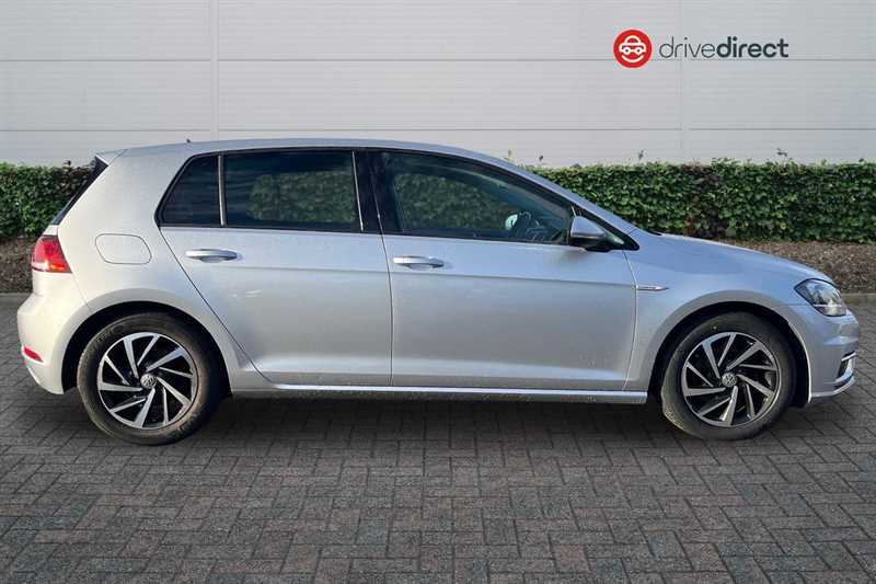Used Volkswagen Golf 2019 for sale - 76956570: Photo 2