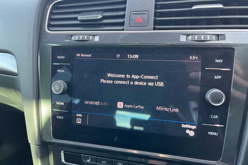 Used Volkswagen Golf 2019 for sale - 76956570: Photo 36