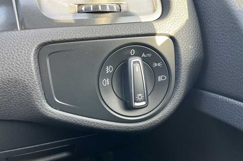 Used Volkswagen Golf 2019 for sale - 76956570: Photo 38