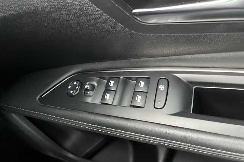 Used Peugeot 5008 2020 for sale - 77402219: Photo 16