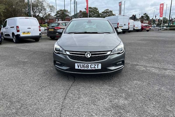 Used Vauxhall Astra 2018 for sale - 76124937: Photo 2