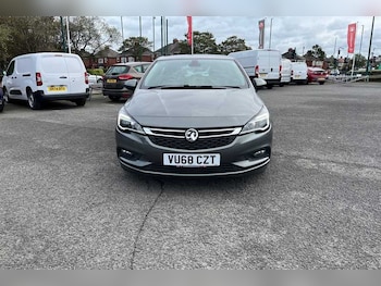 Used Vauxhall Astra 2018 for sale - 76124937: Photo 2