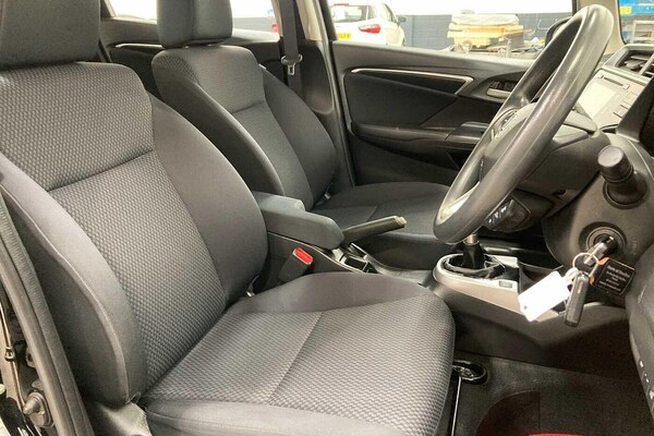 Used Honda Jazz 2018 for sale - 76295705: Photo 16
