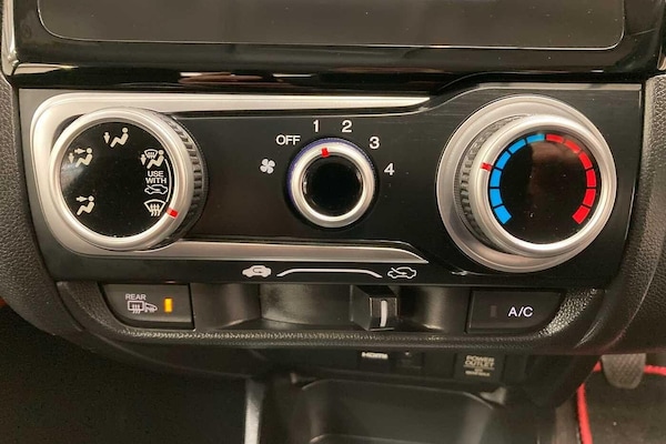 Used Honda Jazz 2018 for sale - 76295705: Photo 23