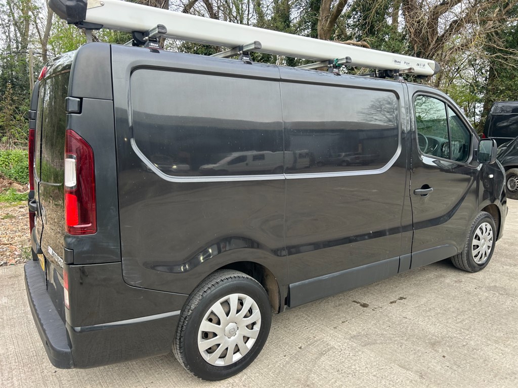 Used Vauxhall Vivaro 2018 for sale - 78207009: Photo 2