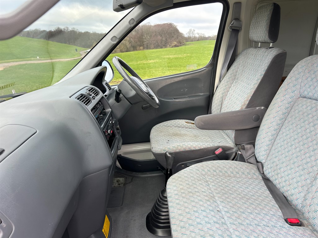 Used Toyota HiAce 2002 for sale - 77281367: Photo 16