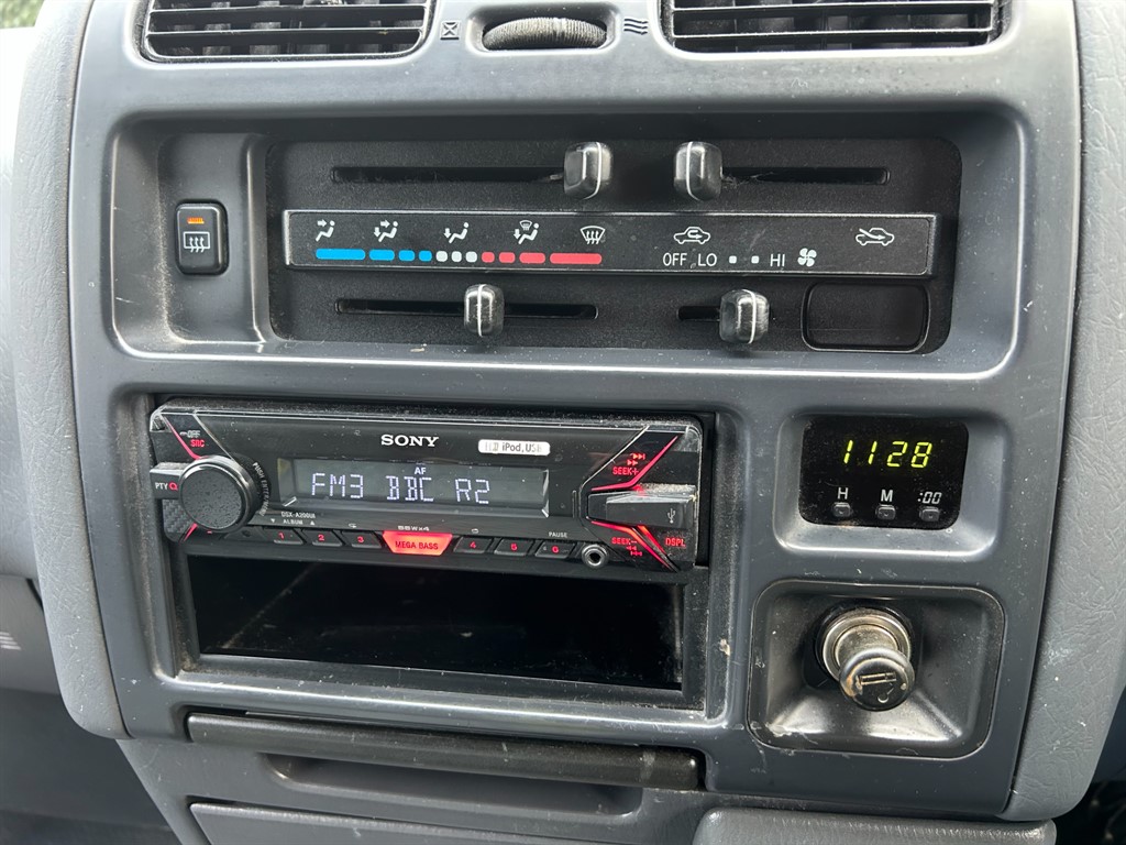 Used Toyota HiAce 2002 for sale - 77281367: Photo 19