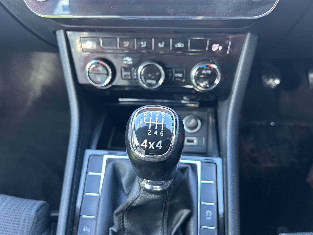 Used Skoda Superb 2018 for sale - 77192776: Photo 19