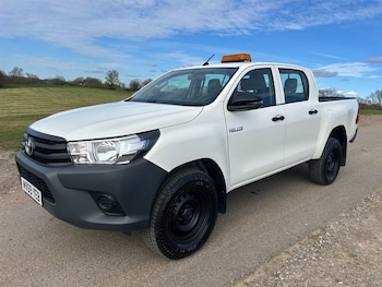 Used Toyota Hilux 2019 for sale - 77983104: Photo