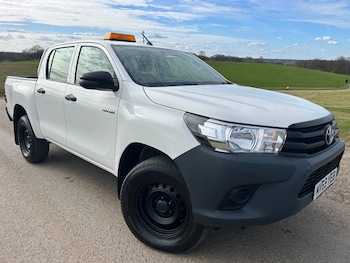 Used Toyota Hilux 2019 for sale - 77983104: Photo