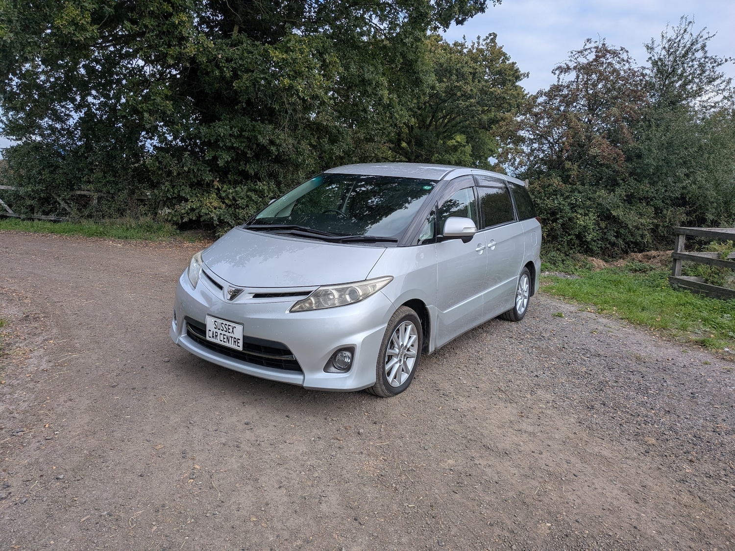 Used Toyota Estima for sale - 76102034: Photo 2