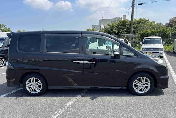 Used Honda Stepwagon for sale - 75277572: Photo 4