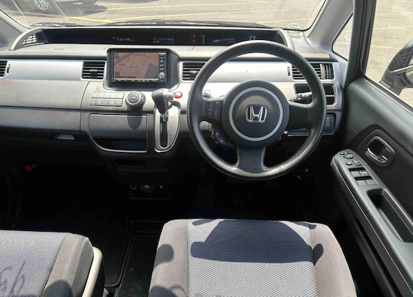 Used Honda Stepwagon for sale - 75277572: Photo 9