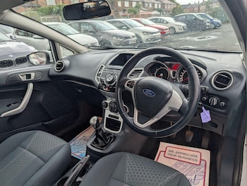 Used Ford Fiesta 2011 for sale - 75808553: Photo