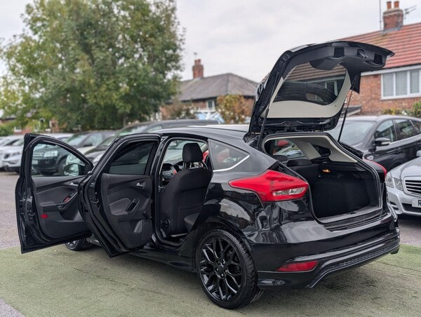 Used Ford Focus 2015 for sale - 76314895: Photo 2