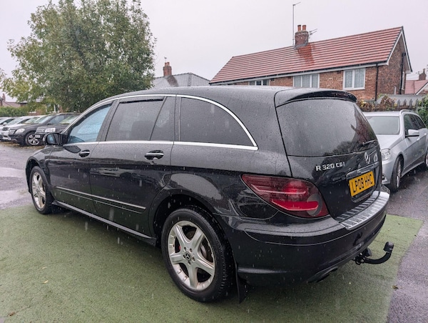 Used Mercedes-Benz R Class 2008 for sale - 76317957: Photo 2