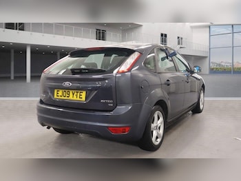 Used Ford Focus 2009 for sale - 76282671: Photo 4