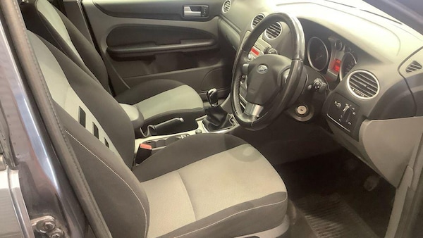 Used Ford Focus 2009 for sale - 76282671: Photo 8