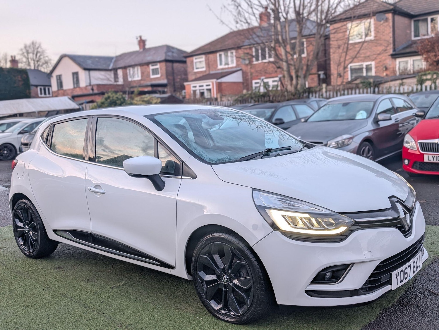 Used Renault Clio 2017 for sale - 76780610: Photo 1