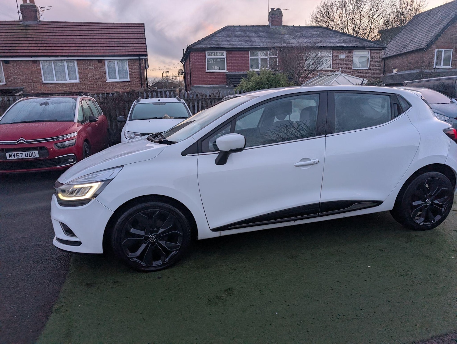 Used Renault Clio 2017 for sale - 76780610: Photo 11