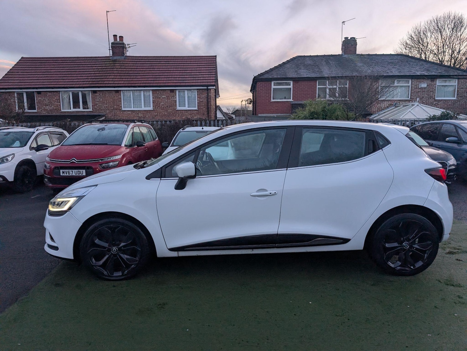 Used Renault Clio 2017 for sale - 76780610: Photo 12