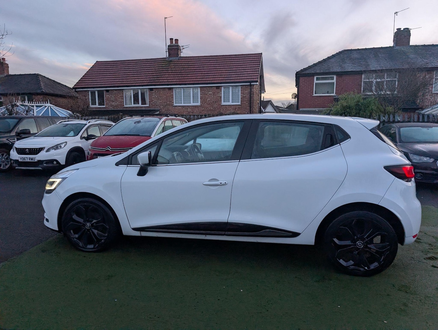 Used Renault Clio 2017 for sale - 76780610: Photo 13