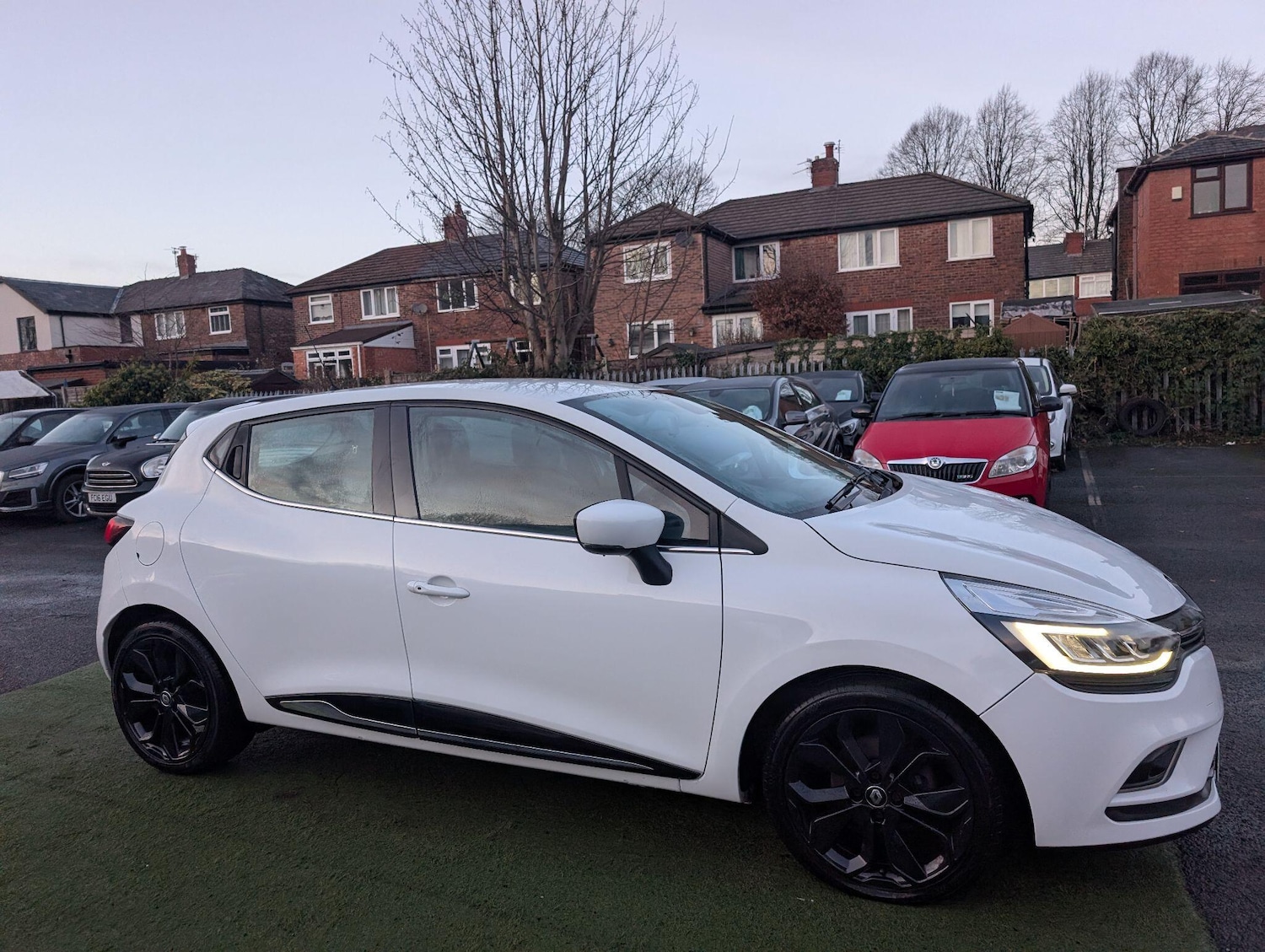 Used Renault Clio 2017 for sale - 76780610: Photo 26
