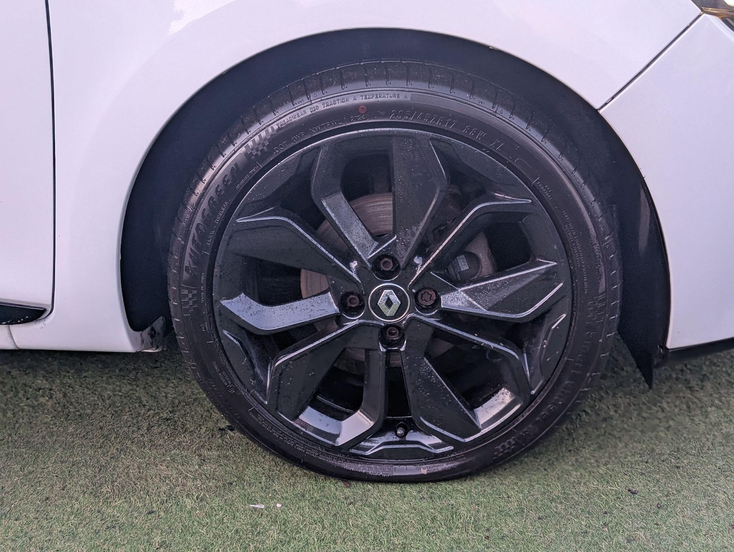 Used Renault Clio 2017 for sale - 76780610: Photo 32