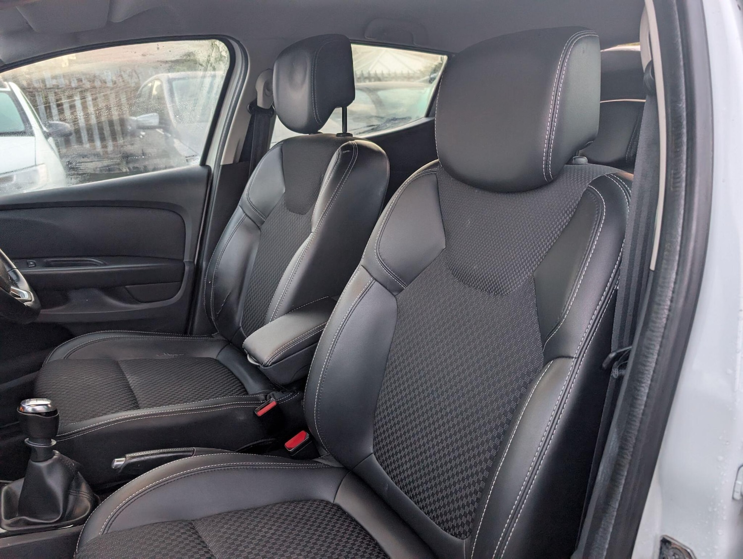 Used Renault Clio 2017 for sale - 76780610: Photo 39