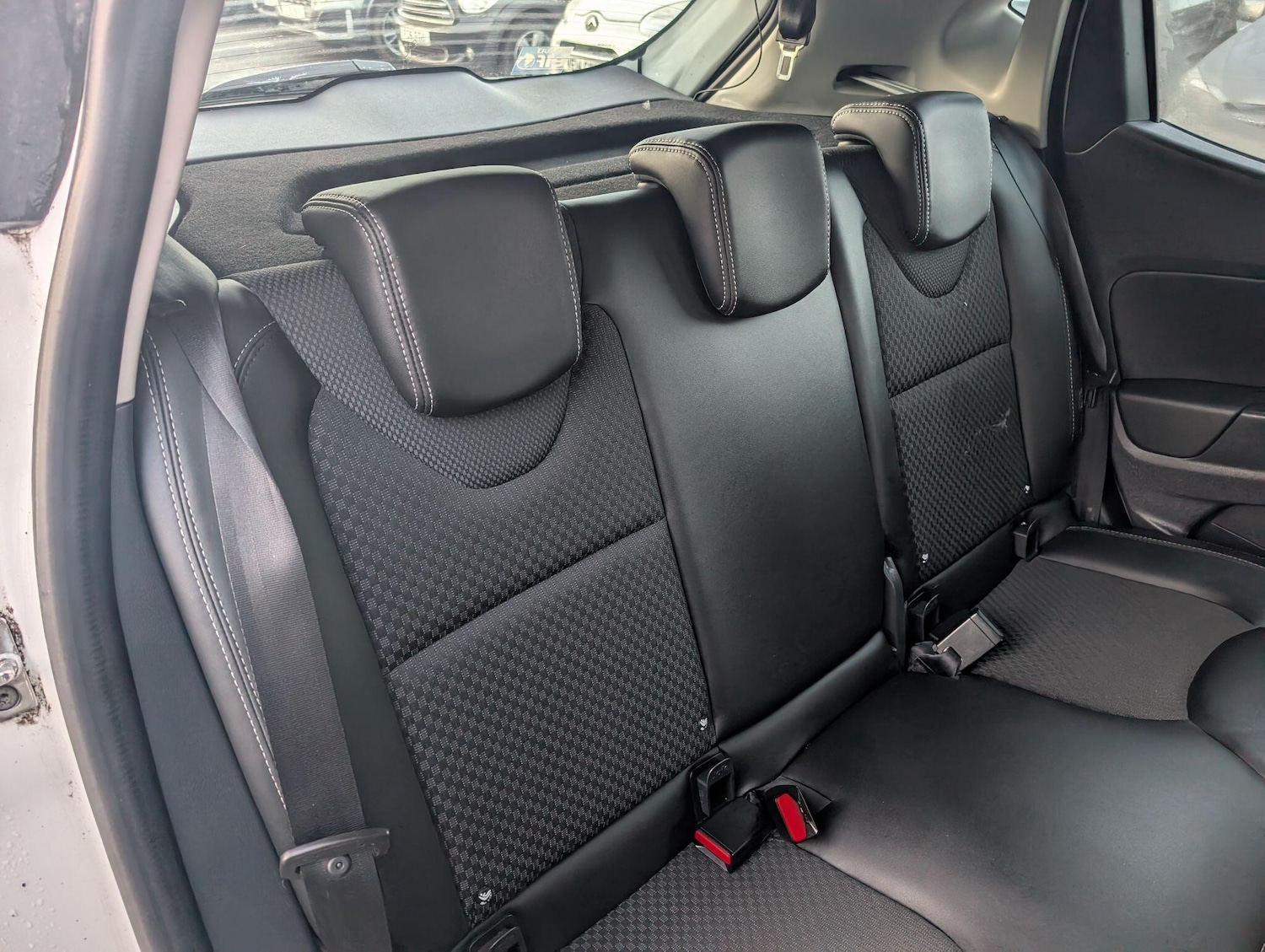 Used Renault Clio 2017 for sale - 76780610: Photo 41