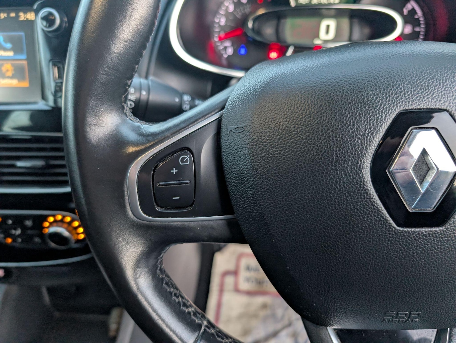 Used Renault Clio 2017 for sale - 76780610: Photo 46