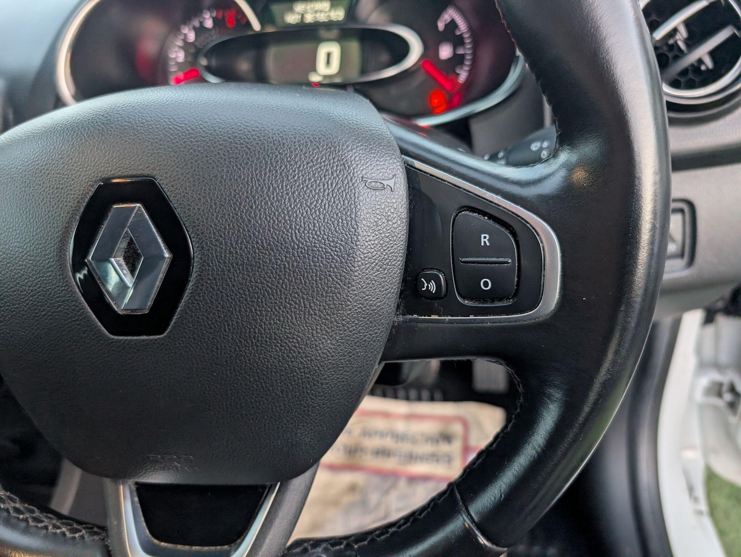 Used Renault Clio 2017 for sale - 76780610: Photo 47