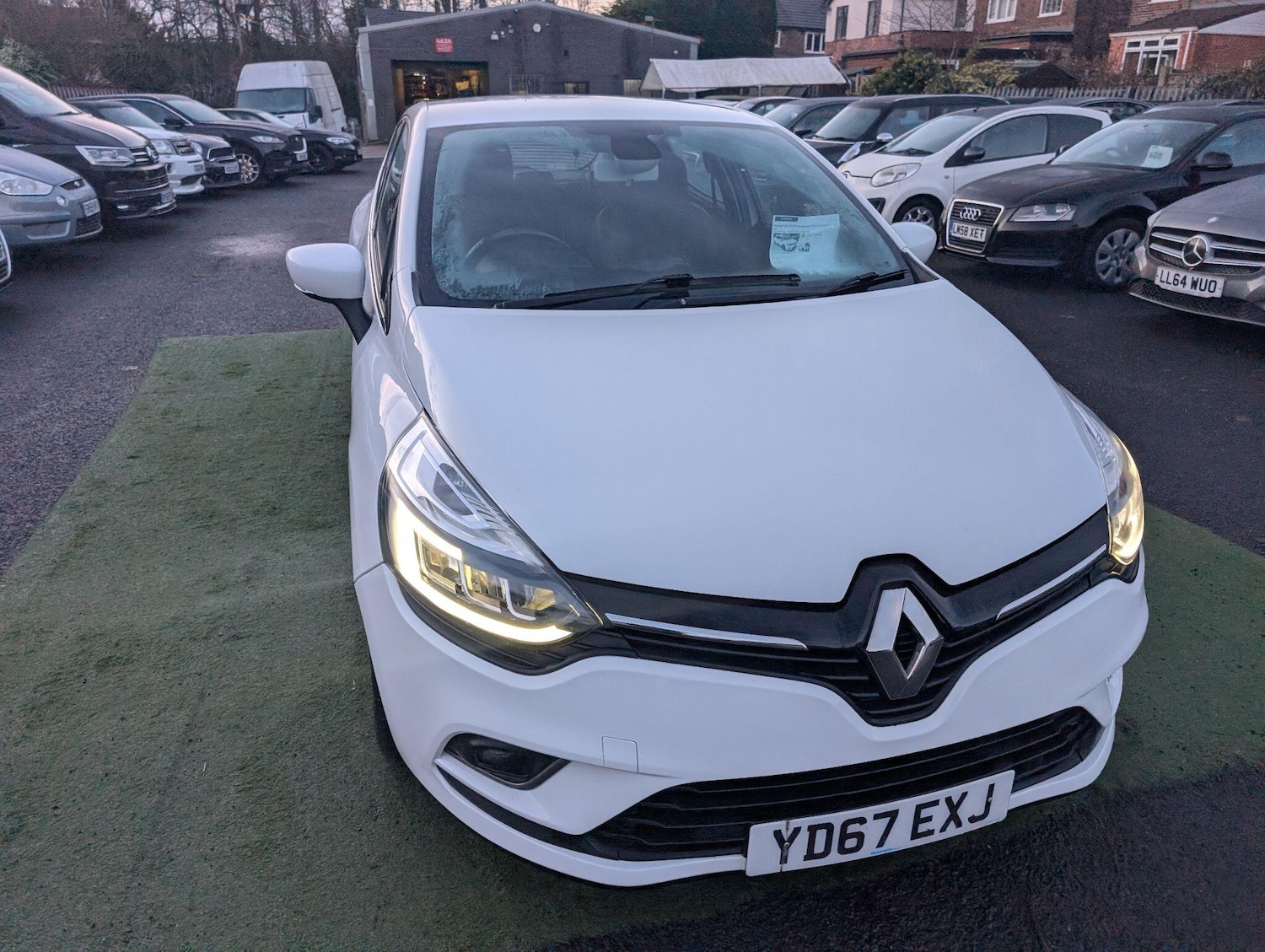 Used Renault Clio 2017 for sale - 76780610: Photo 5