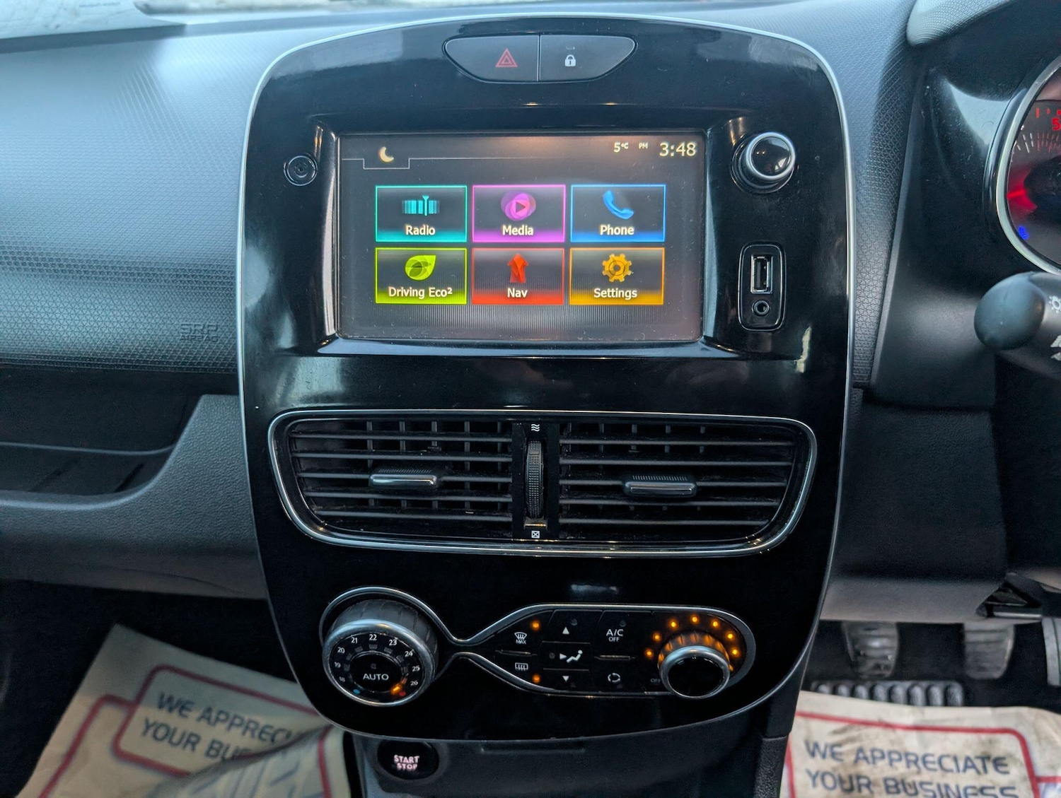 Used Renault Clio 2017 for sale - 76780610: Photo 50