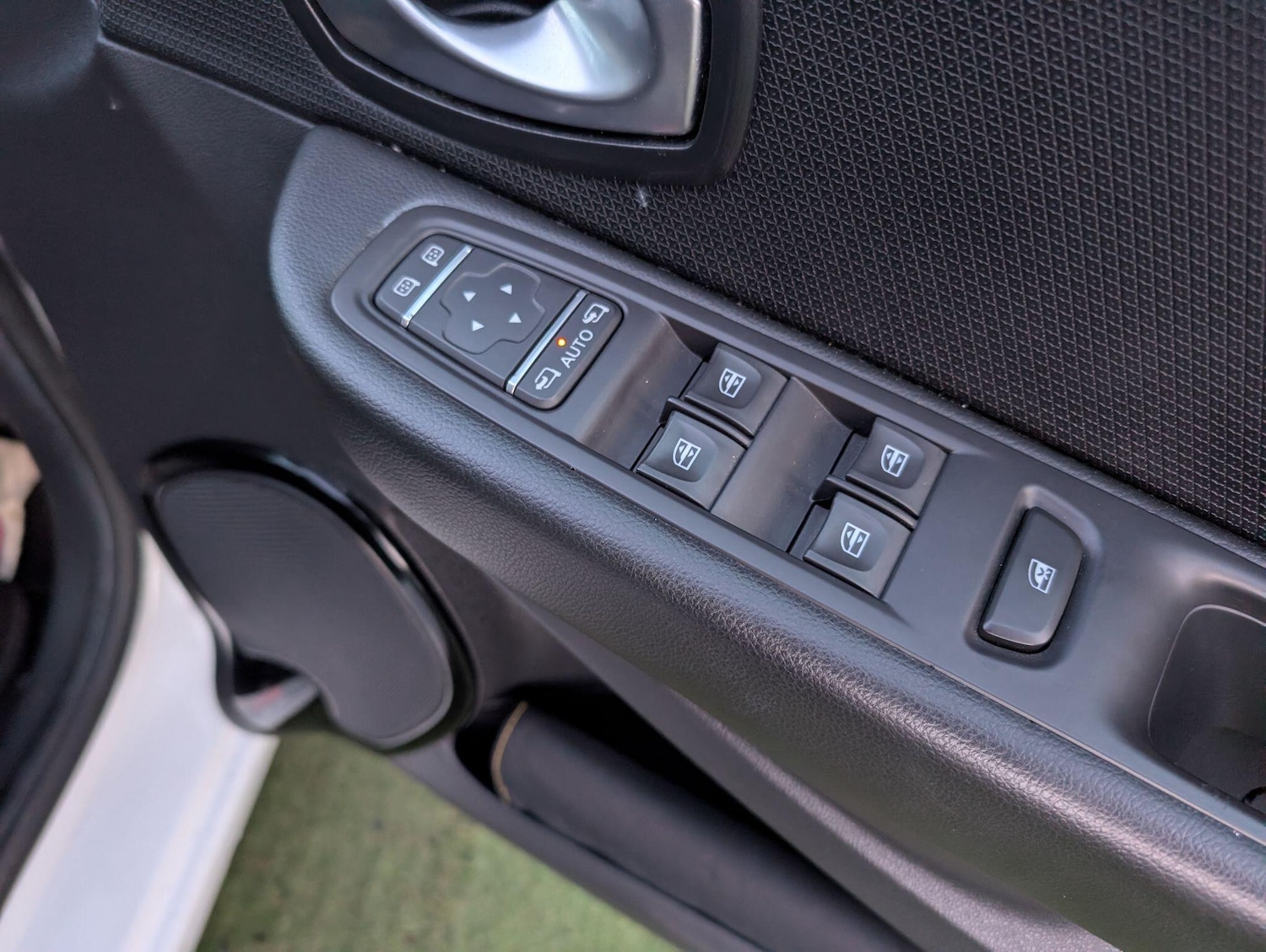 Used Renault Clio 2017 for sale - 76780610: Photo 53